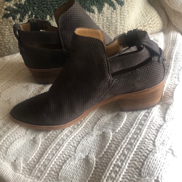 Dolce Vita anthracite (grey) nubuck Kara booties great condition. Worn twice - Picture 4 of 13